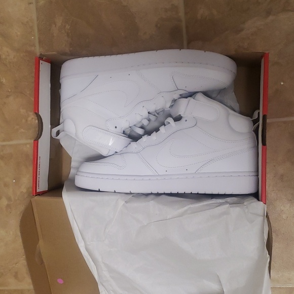 Boys tennis shoes - Picture 9 of 12